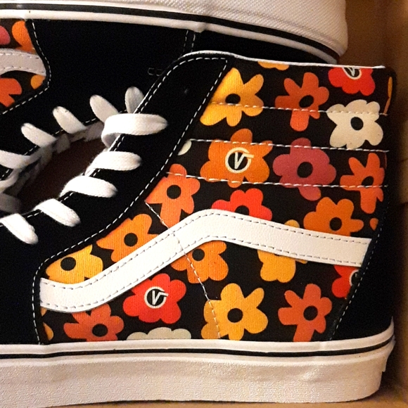 Vans Sk8-Hi Black Flower *NWT* - Picture 12 of 16